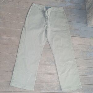 GUC Island Traders Green Chinos Size 10